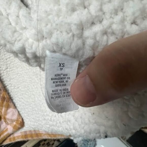 Aerie Love Tree shacket jacket in a gold, brown,ivory plaid XS Oversized - Picture 5 of 6